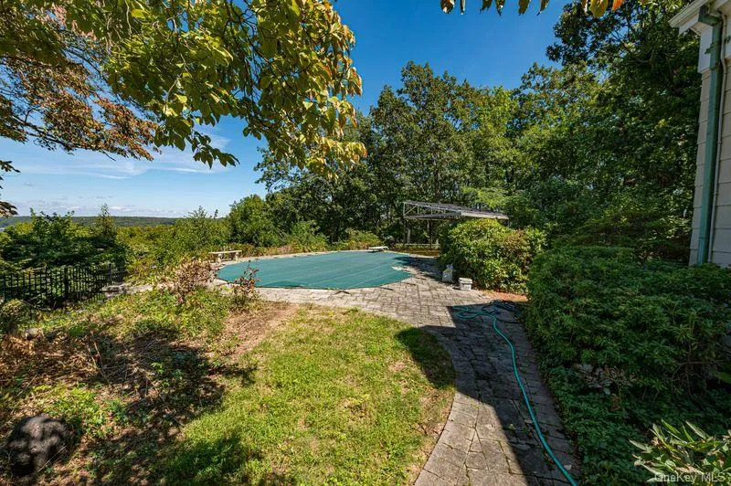 105 Laurel Lane Port Jefferson, NY 11777