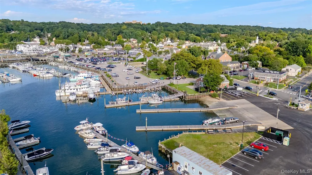 105 Laurel Lane Port Jefferson, NY 11777