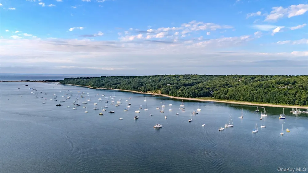 105 Laurel Lane Port Jefferson, NY 11777