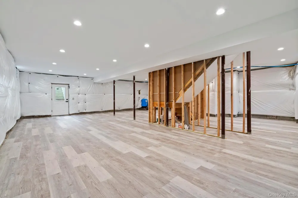 3225 Stanley Road Mattituck, NY 11952