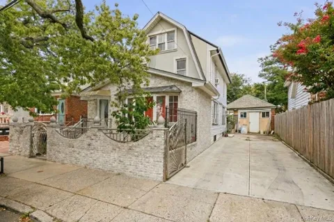 1667 E 51st Street