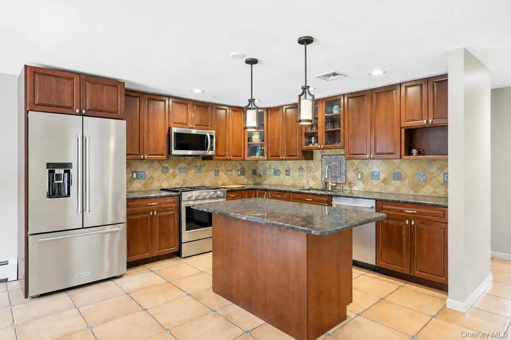 98 Echo Avenue Miller Place, NY 11764