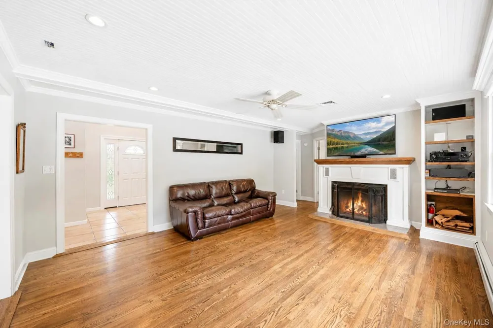 98 Echo Avenue Miller Place, NY 11764