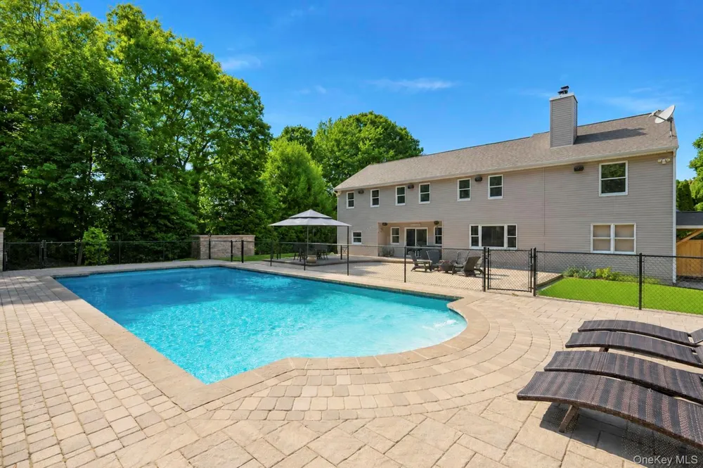 98 Echo Avenue Miller Place, NY 11764