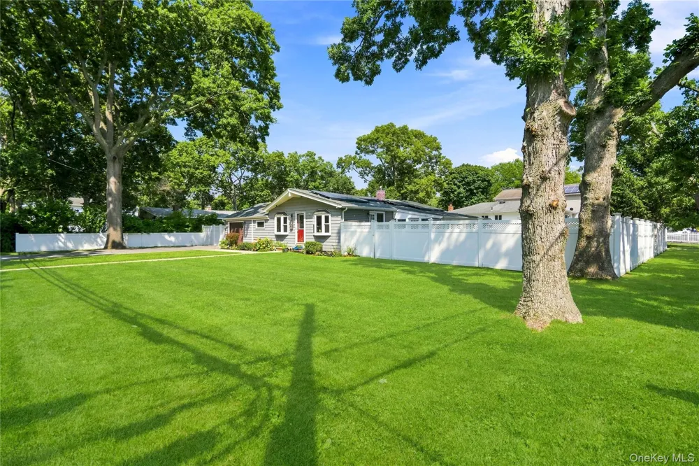 91 Spruce Avenue West Islip, NY 11795