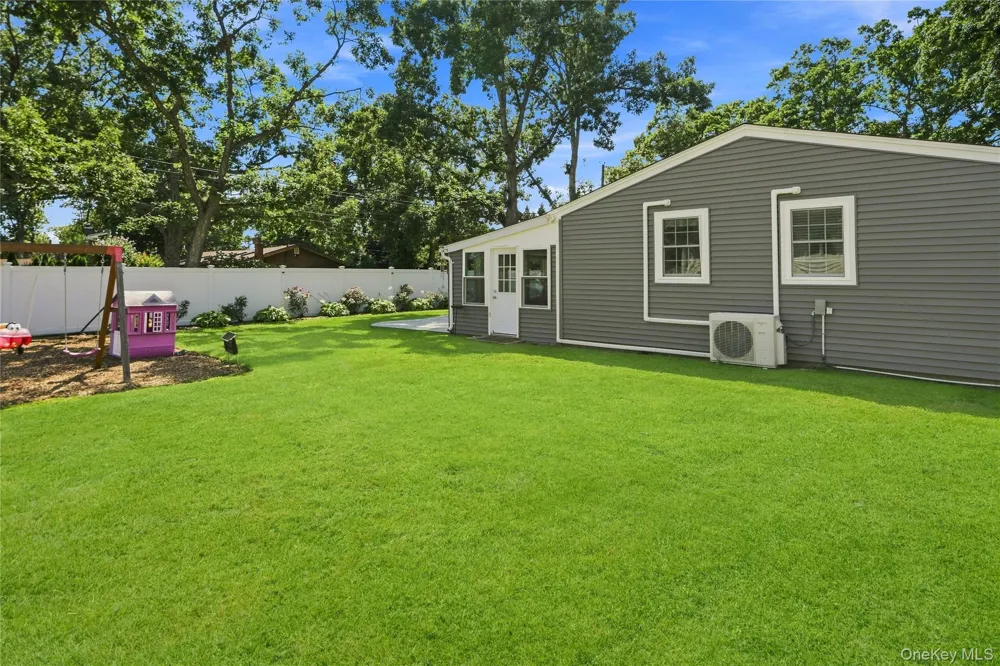 91 Spruce Avenue West Islip, NY 11795