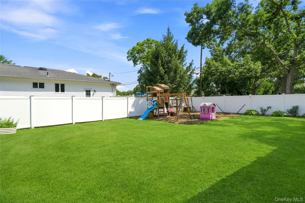 91 Spruce Avenue West Islip, NY 11795