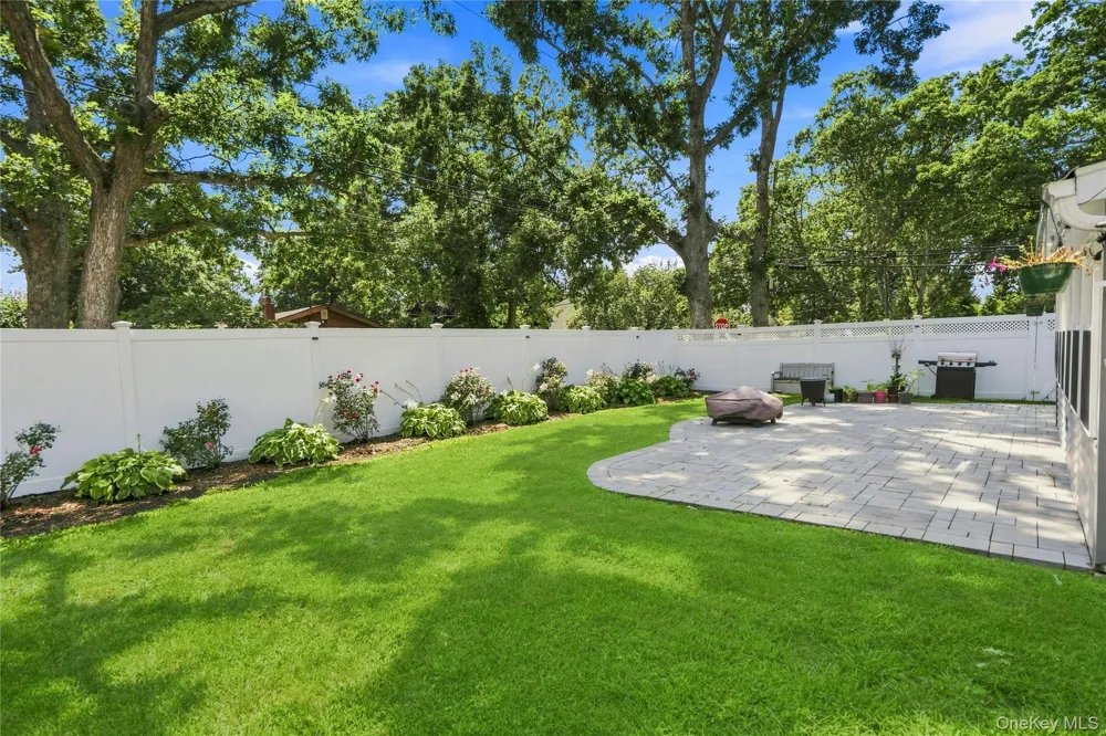 91 Spruce Avenue West Islip, NY 11795