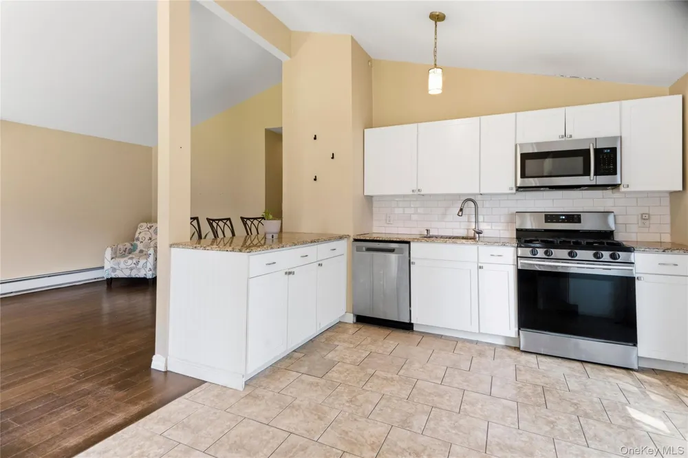 91 Spruce Avenue West Islip, NY 11795