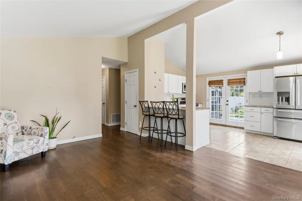 91 Spruce Avenue West Islip, NY 11795