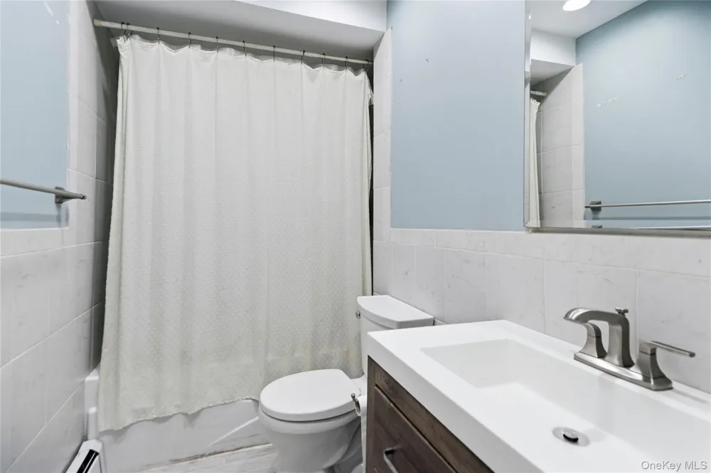 91 Spruce Avenue West Islip, NY 11795