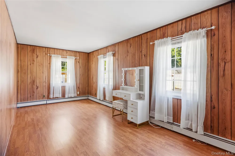 91 Spruce Avenue West Islip, NY 11795