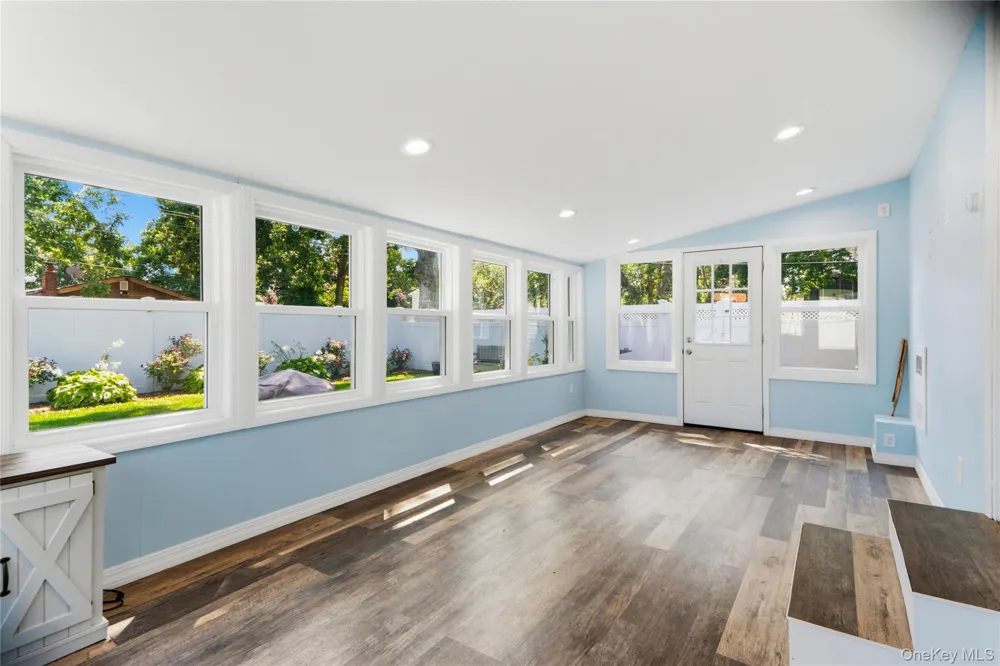 91 Spruce Avenue West Islip, NY 11795