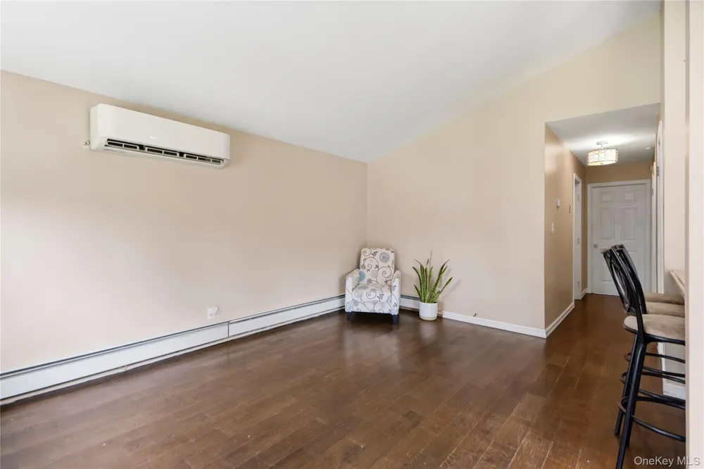 91 Spruce Avenue West Islip, NY 11795