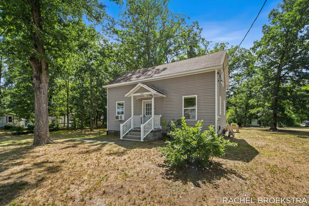 615 6th Street Baldwin, MI 49304