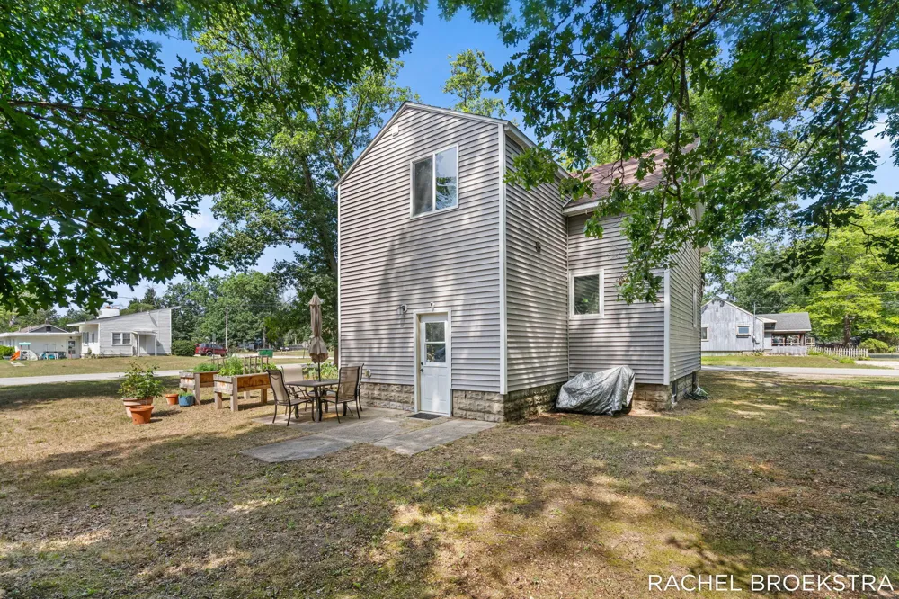 615 6th Street Baldwin, MI 49304