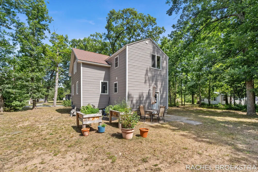 615 6th Street Baldwin, MI 49304