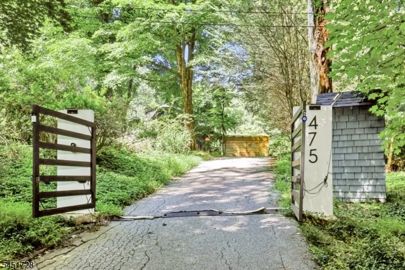 475 West Brook Ringwood, NJ 07456