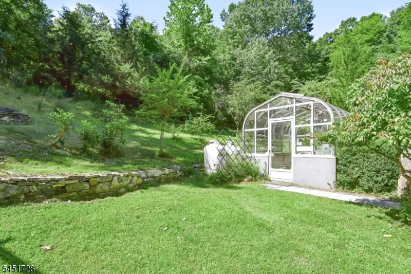 475 West Brook Ringwood, NJ 07456
