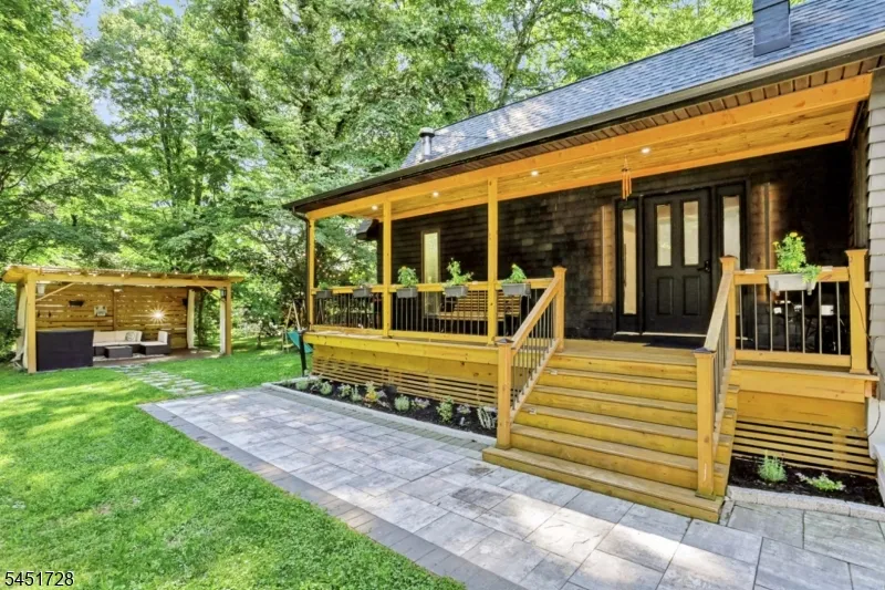 475 West Brook Ringwood, NJ 07456