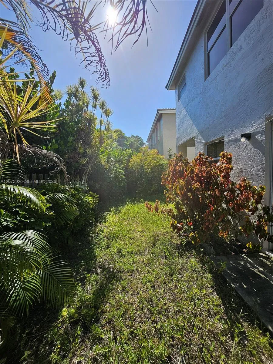 9840 NW 9th Ct #9840 Plantation, FL 33324