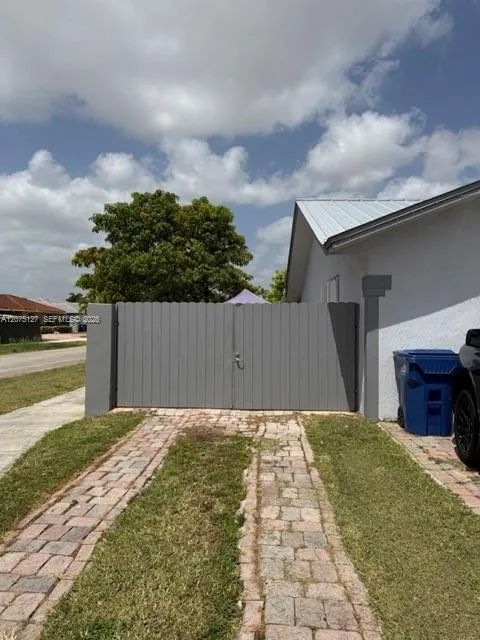 15322 SW 144th Pl Miami, FL 33177