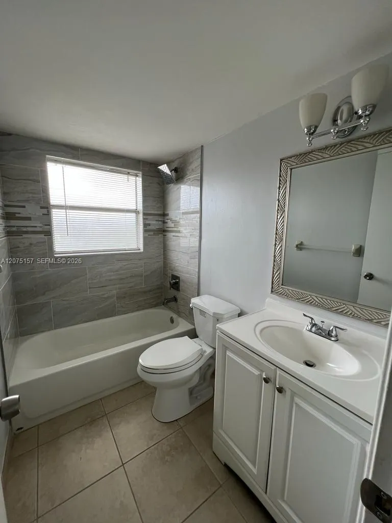 10112 Twin Lakes Dr #11-E Coral Springs, FL 33071