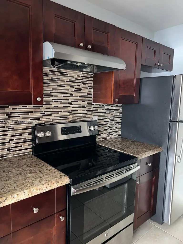10112 Twin Lakes Dr #11-E Coral Springs, FL 33071