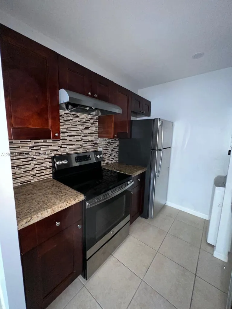 10112 Twin Lakes Dr #11-E Coral Springs, FL 33071