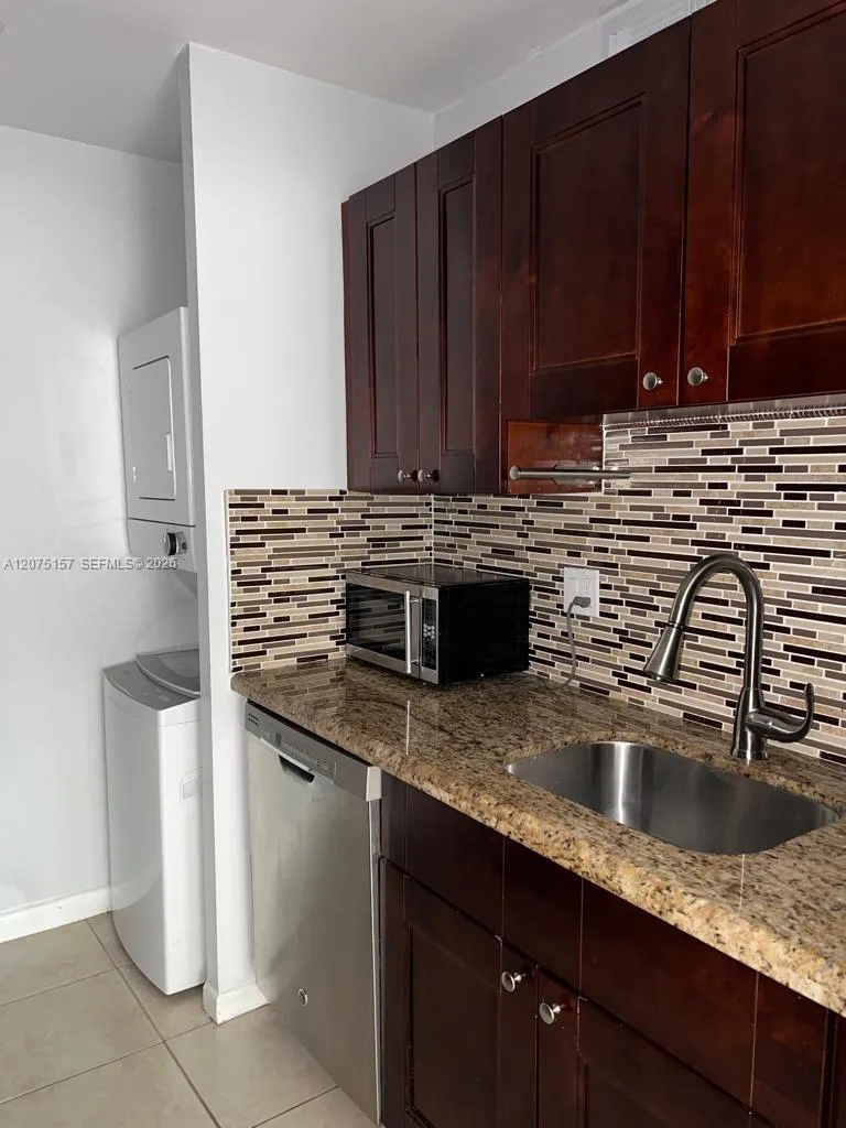 10112 Twin Lakes Dr #11-E Coral Springs, FL 33071