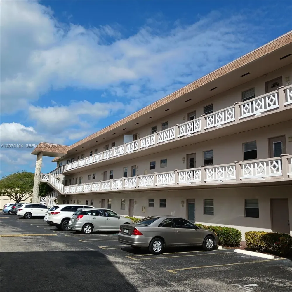 5181 W Oakland Park Blvd #204 Lauderdale Lakes, FL 33313