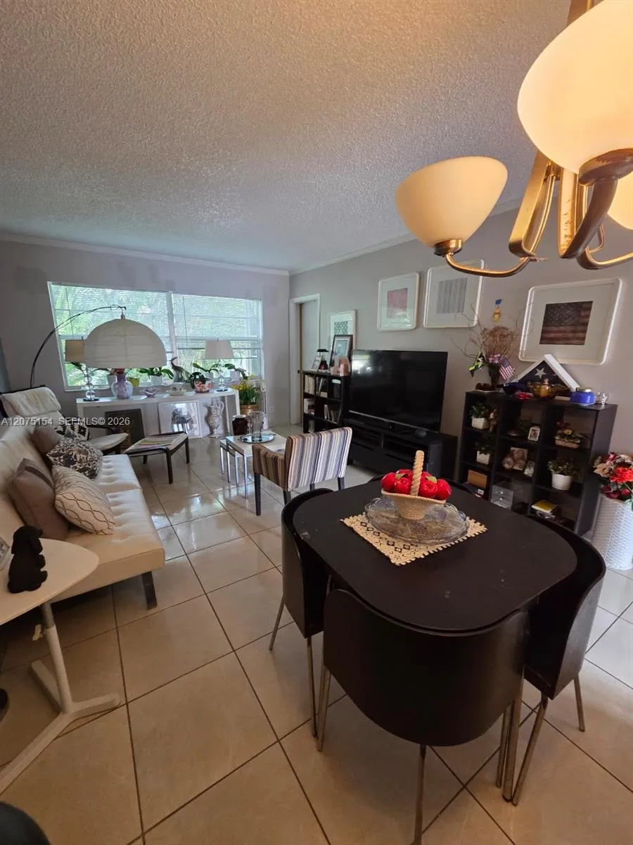 5181 W Oakland Park Blvd #204 Lauderdale Lakes, FL 33313