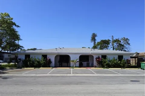 5201 NW 18TH COURT