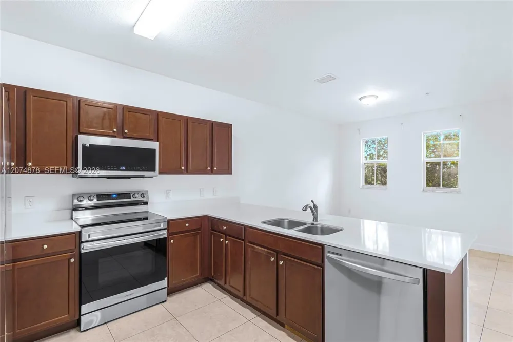 260 NW 109th Ave #204 Miami, FL 33172
