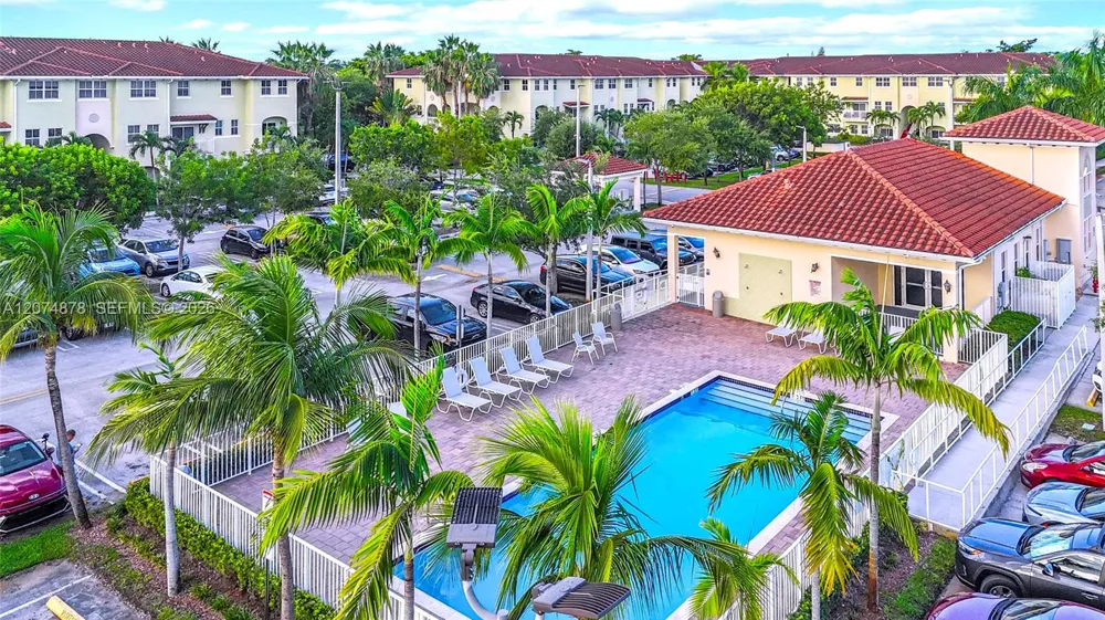 260 NW 109th Ave #204 Miami, FL 33172