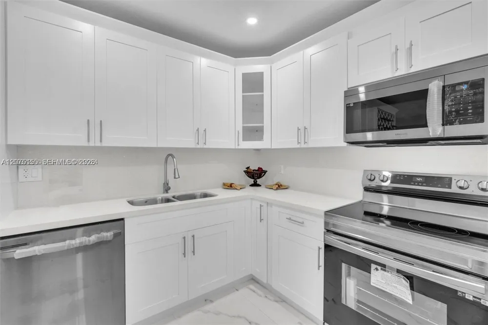 741 NE 8th St Pompano Beach, FL 33060