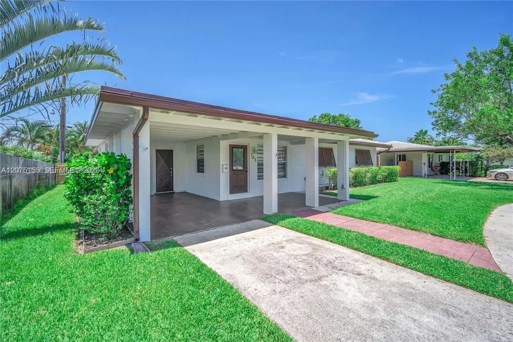 741 NE 8th St Pompano Beach, FL 33060