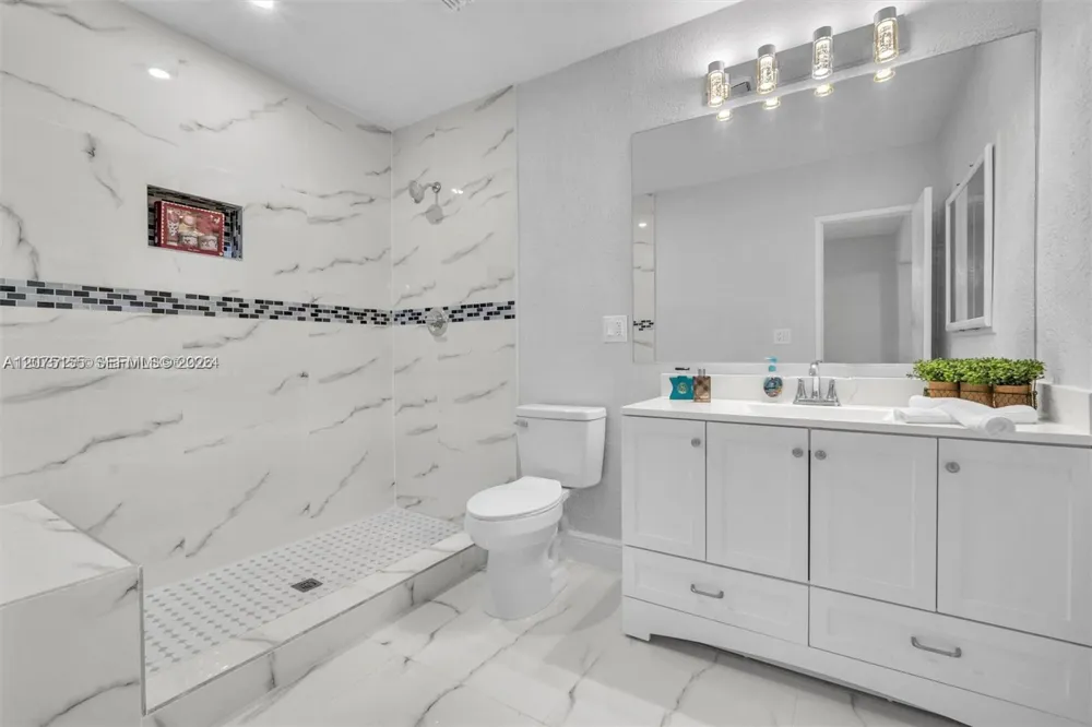 741 NE 8th St Pompano Beach, FL 33060