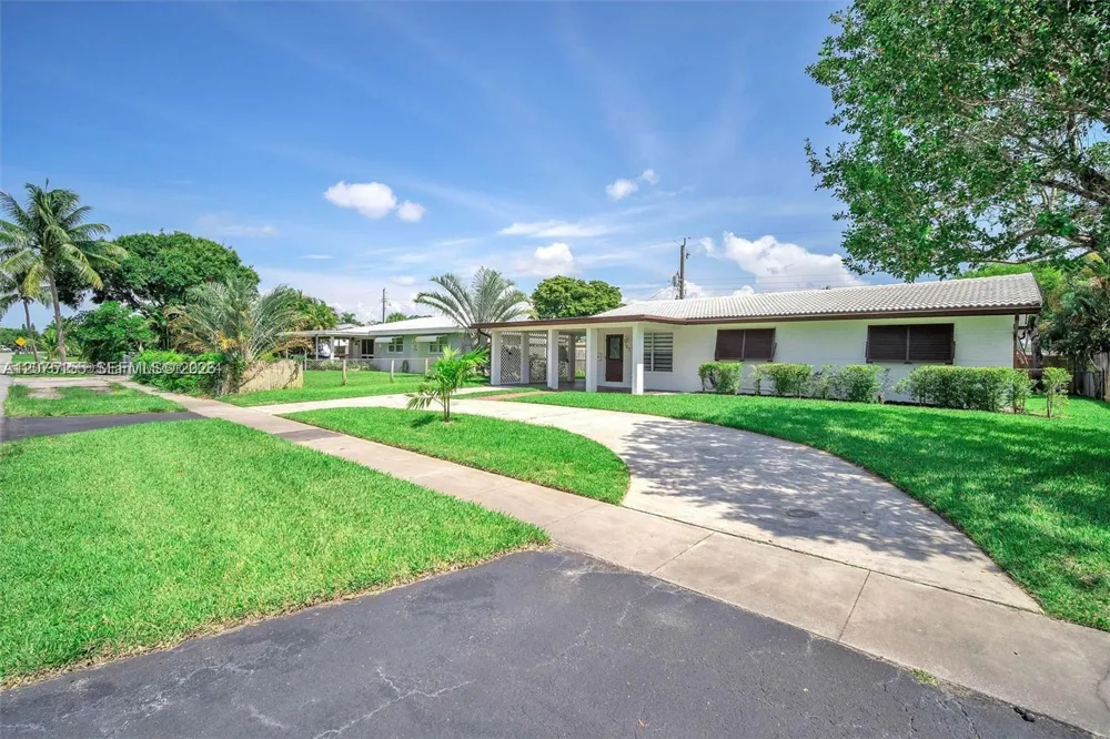 741 NE 8th St Pompano Beach, FL 33060
