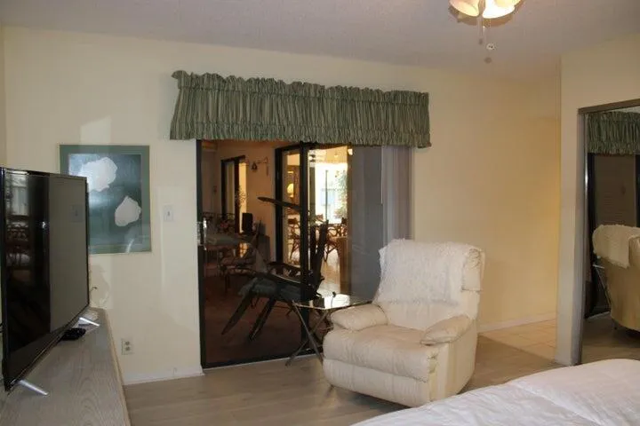 10804 BAHAMA PALM WAY #102 Boynton Beach, FL 33437