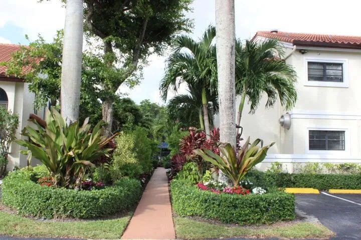 10804 BAHAMA PALM WAY #102 Boynton Beach, FL 33437