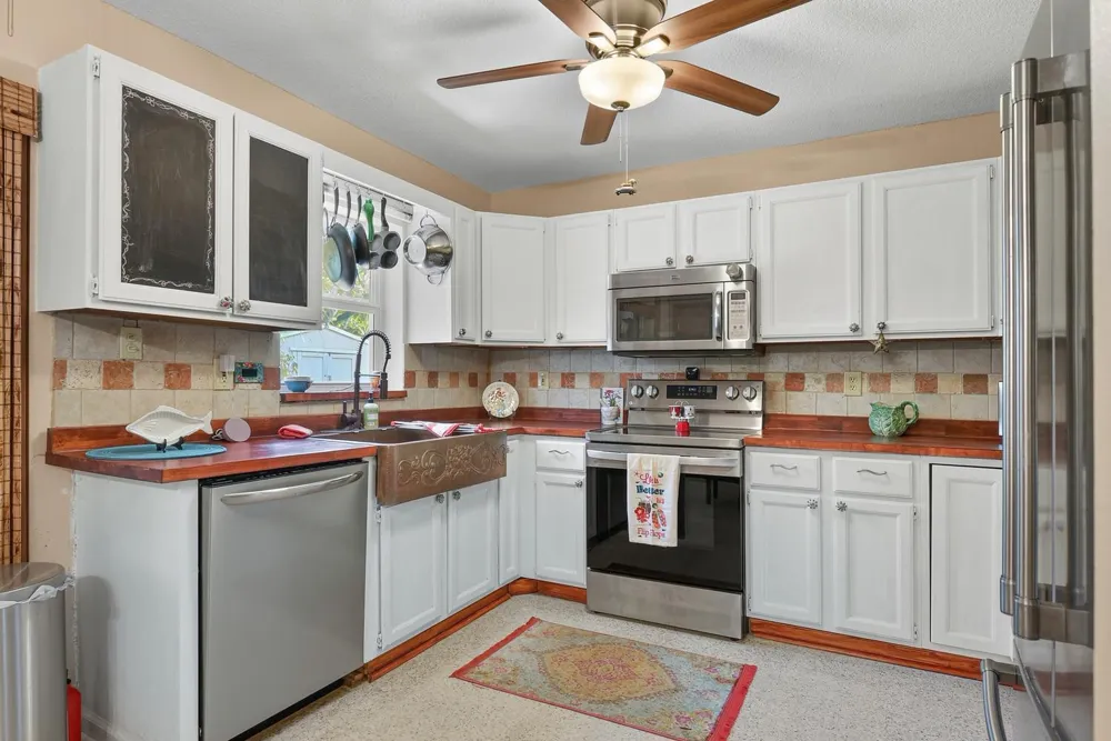 4195 NE HYLINE DRIVE Jensen Beach, FL 34957
