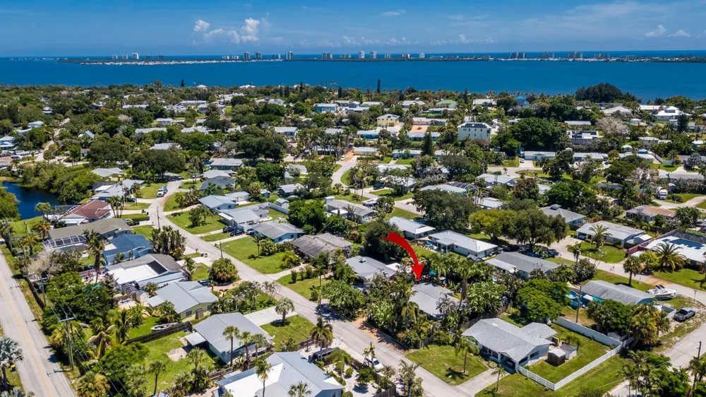 4195 NE HYLINE DRIVE Jensen Beach, FL 34957