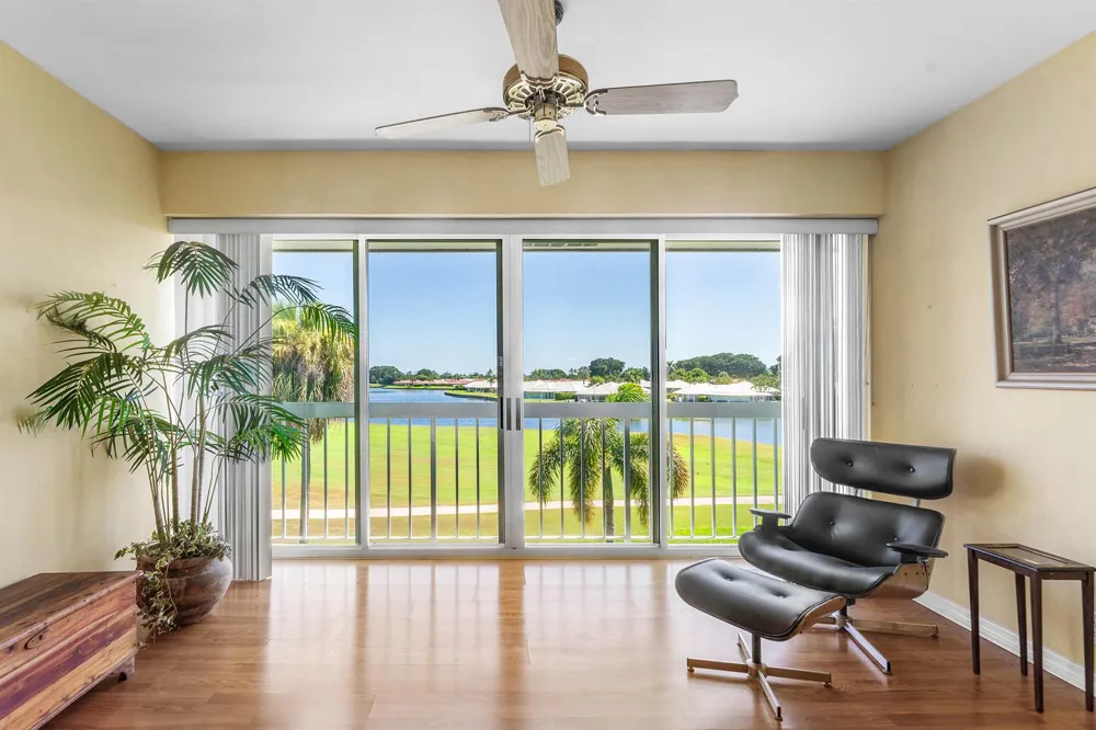 169 Atlantis Boulevard #302 Atlantis, FL 33462