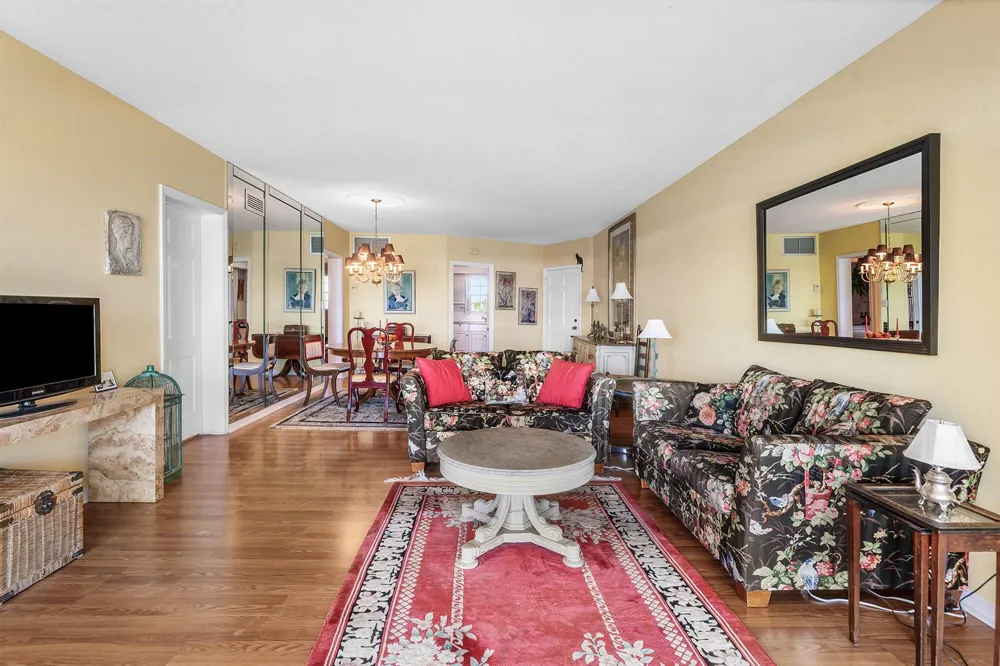 169 Atlantis Boulevard #302 Atlantis, FL 33462