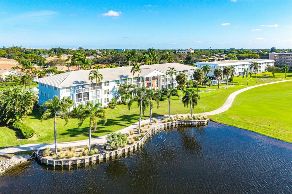 169 Atlantis Boulevard #302 Atlantis, FL 33462