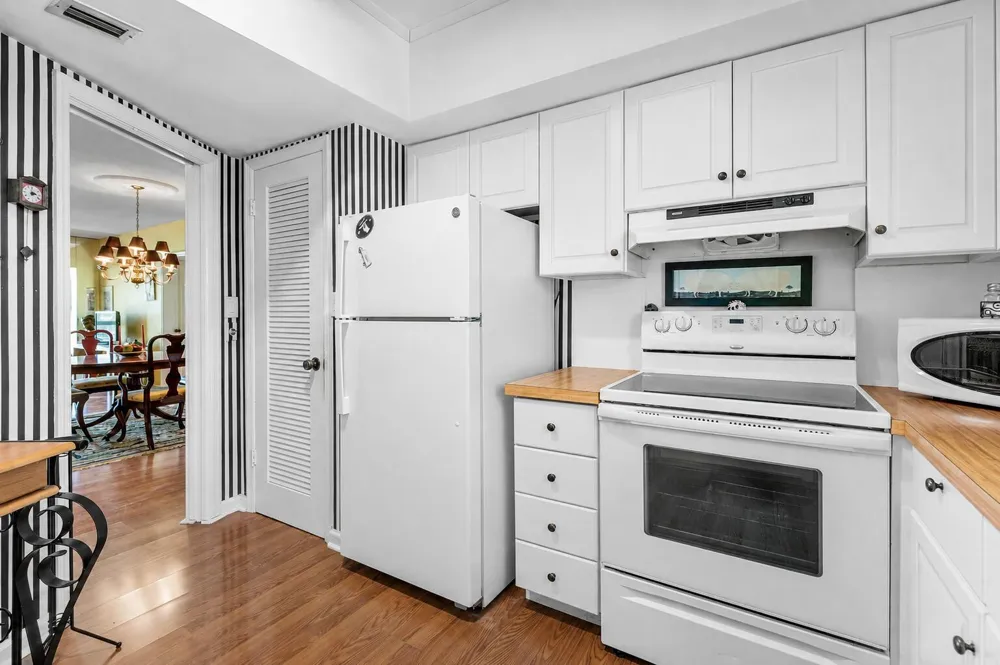 169 Atlantis Boulevard #302 Atlantis, FL 33462