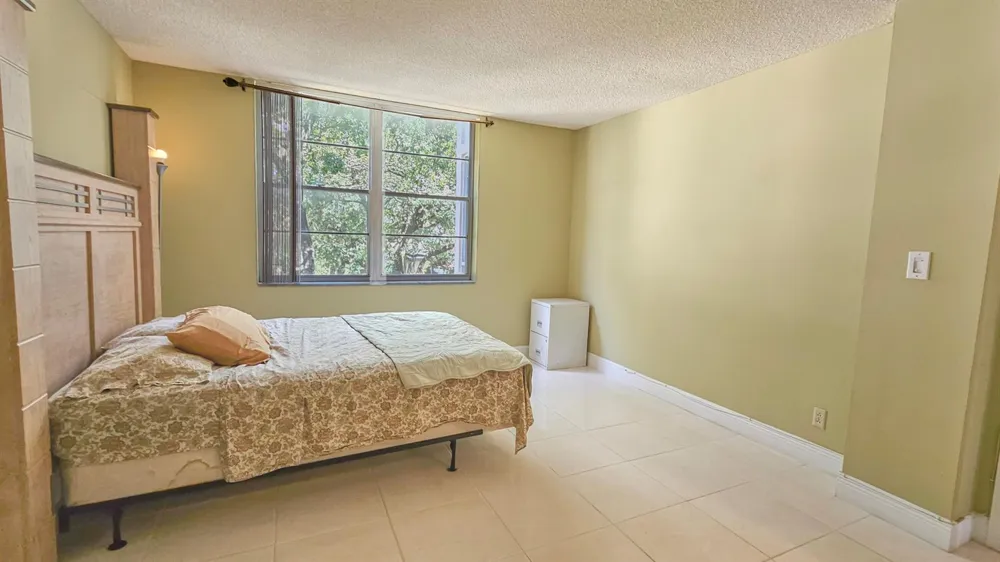 2650 NW 49th Avenue #318 Lauderdale Lakes, FL 33313