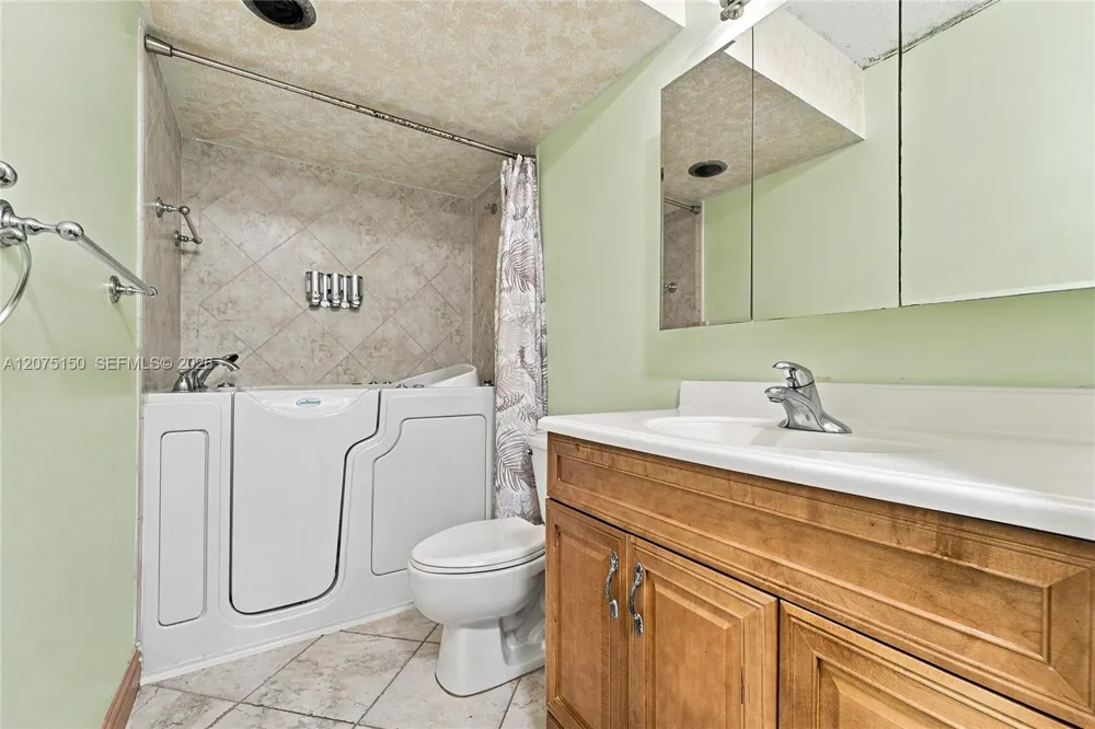 1801 S Ocean Dr #640 Hallandale Beach, FL 33009