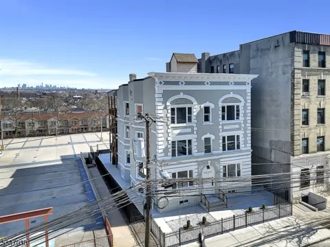 155 Clifton Ave